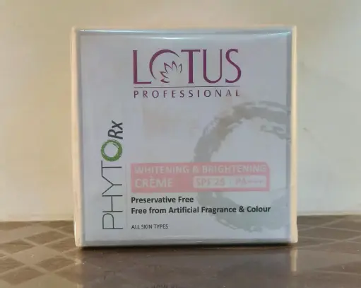LOTUS PROFESSIONAL WHITENING & BRIGHTENING CREME SPF 25